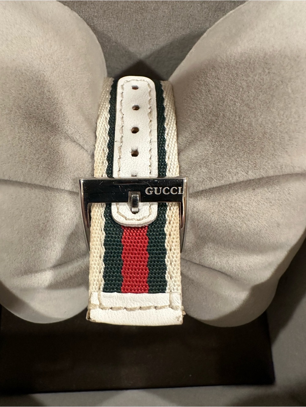 Gucci White Strap Watch with Green and Red Center Stripe - Picture 4 of 10